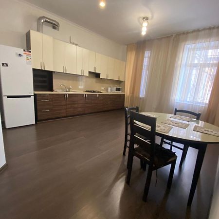 Apartment Ekaterinenskaya 24 أوديسا المظهر الخارجي الصورة